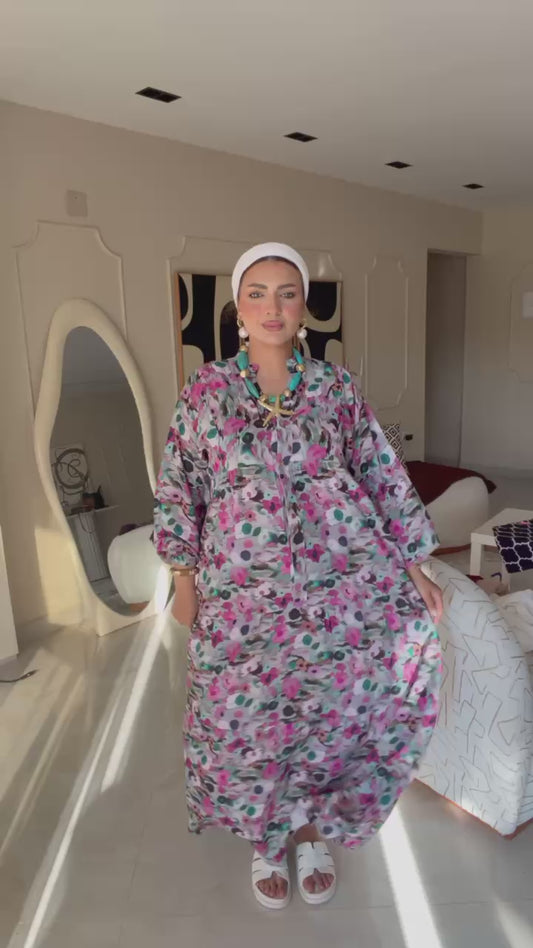 إطلالة صيفية عصرية بتشجيرة مميزه