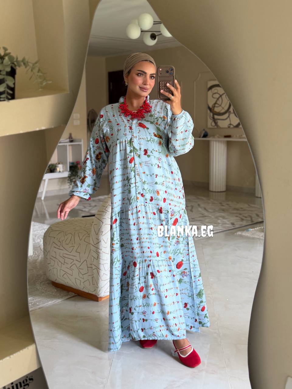 فستان منقوش بطابع عصري أنيق ✨