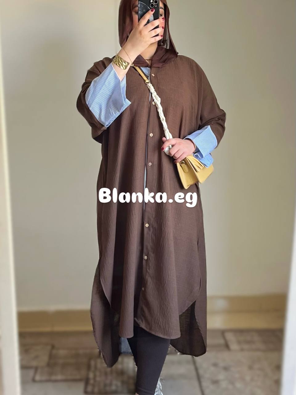 إطلالة كاجوال بلمسات تصميم فريدة.