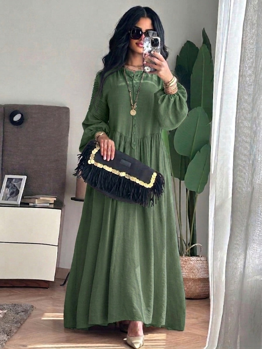 فستان جلاكسي بتفاصيل فرنسية راقية