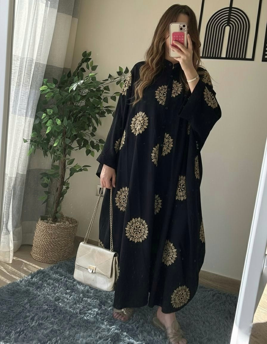 موديل كتان ايطالي بزراير  مطرز يدوي