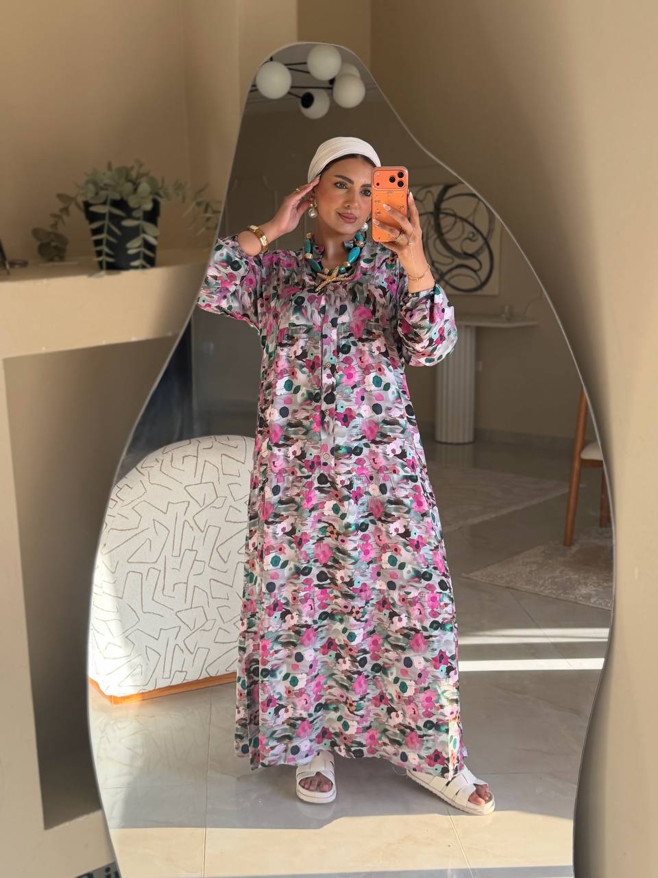 إطلالة صيفية عصرية بتشجيرة مميزه