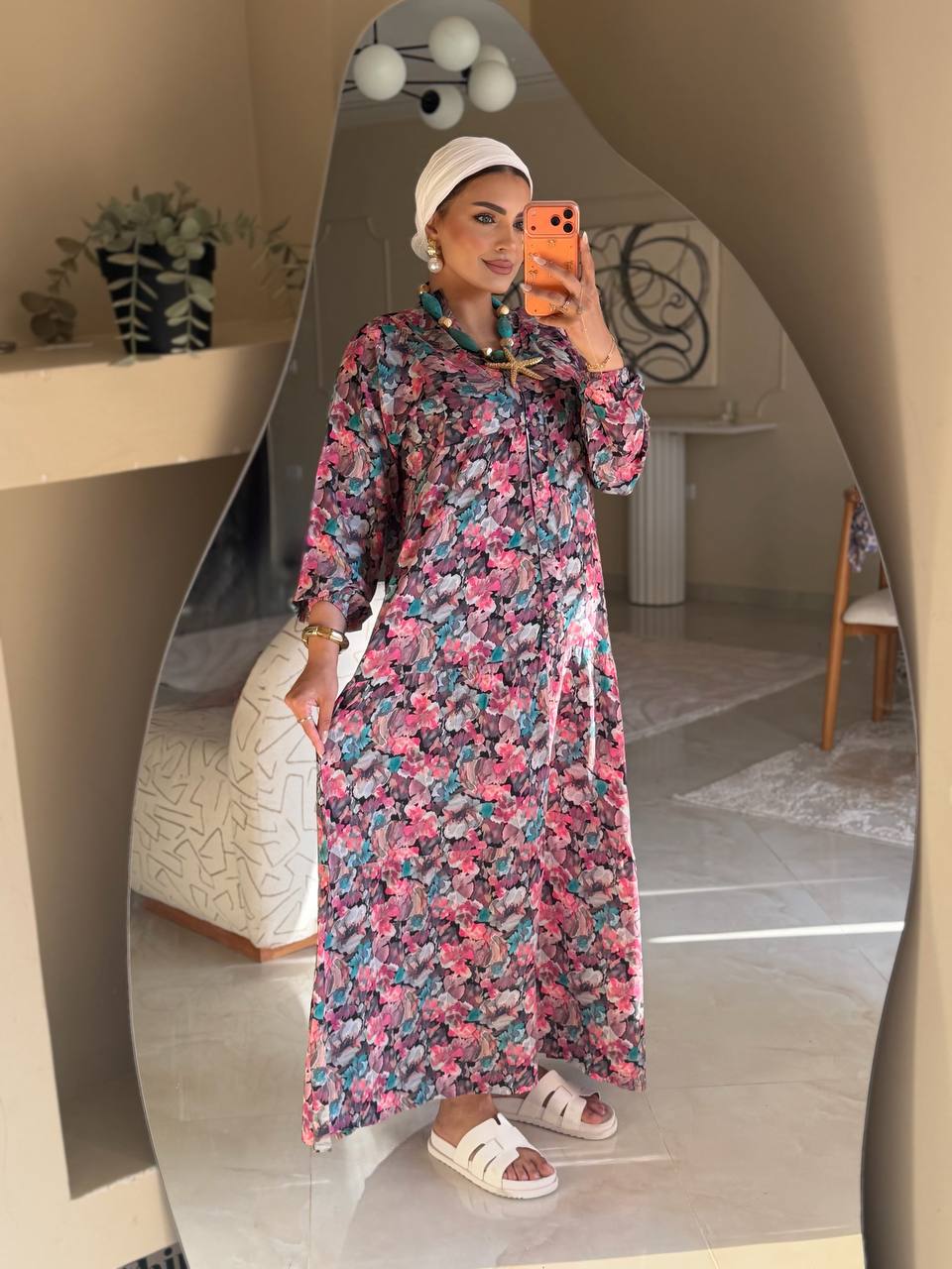إطلالة صيفية عصرية بتشجيرة مميزه