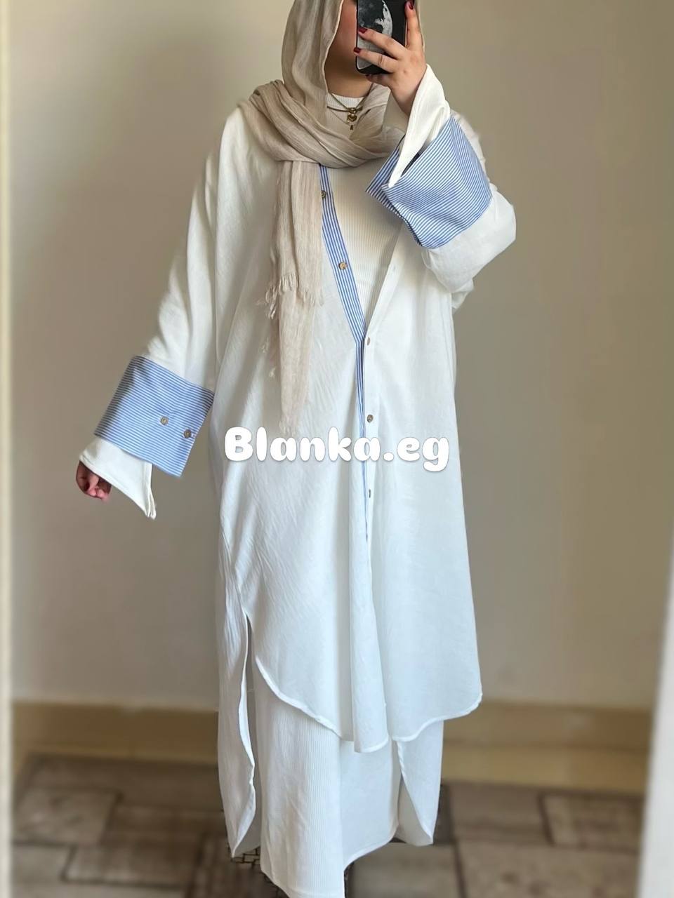 إطلالة كاجوال بلمسات تصميم فريدة.