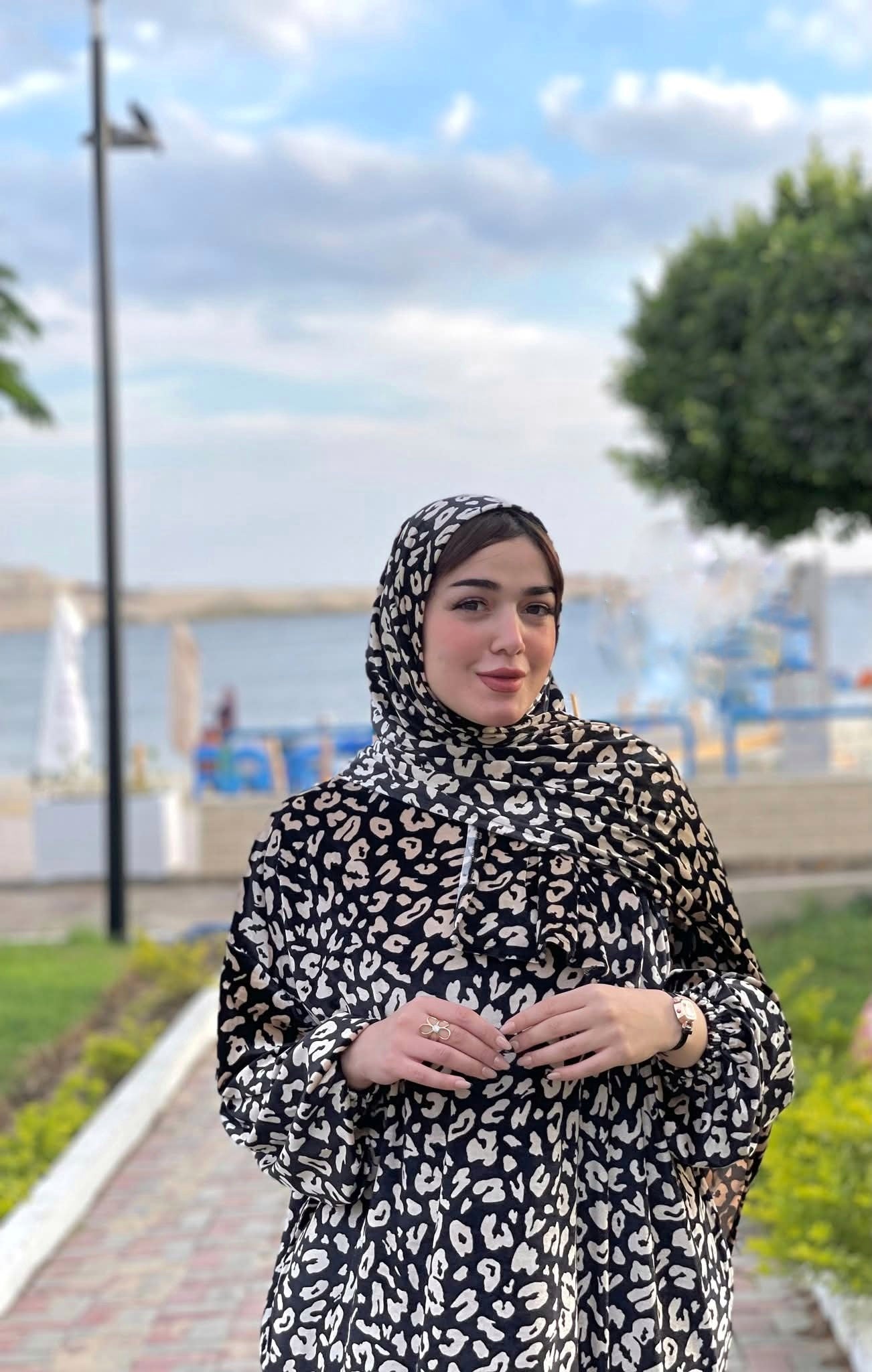 اسدال  قطيفه فرنسي بطرحه متصله